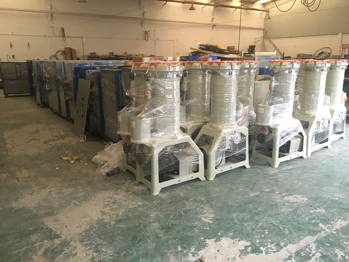 冷水機(jī)過濾機(jī)倉庫